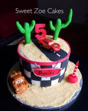 Flash Mcqueen cake